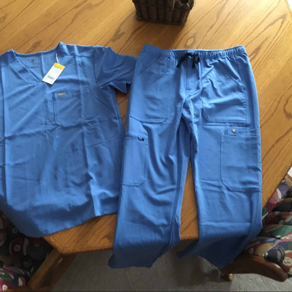 Men’s Light Blue Fig Scrub Set